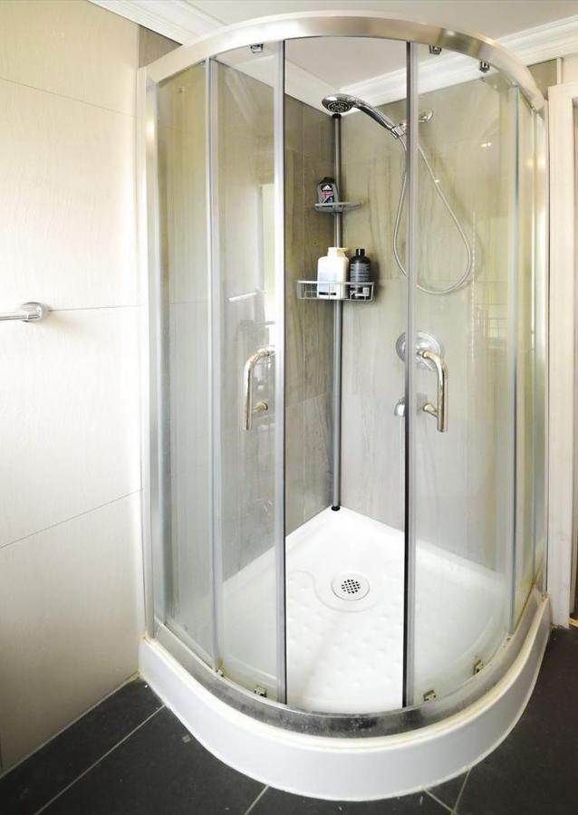 Salmon Magwood Guesthouse Торонто Екстер'єр фото